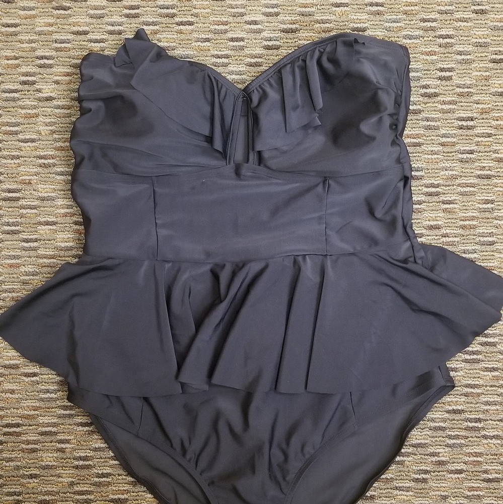 Forever 21+ Plus Size 1-Piece Bathing Suit